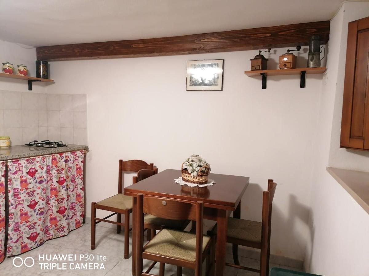Apartamento La Casa Di Luisa Santu Lussurgiu Exterior foto